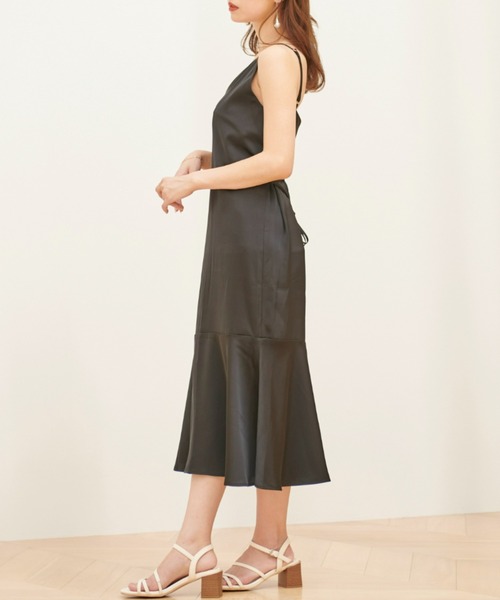 VIOLETTA（ヴィオレッタ）の「サテンキャミワンピース（ワンピース・レディース・ブラック/ベージュ・FREE）」の14枚目の写真