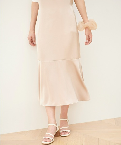 VIOLETTA（ヴィオレッタ）の「サテンキャミワンピース（ワンピース・レディース・ブラック/ベージュ・FREE）」の19枚目の写真