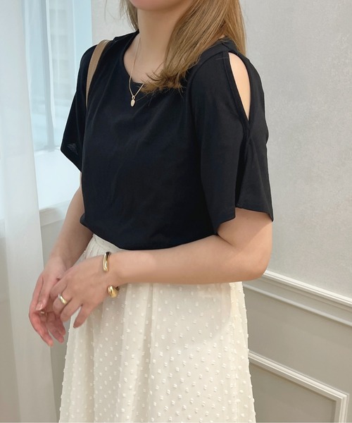 apres jour（アプレジュール）の「スリットスリーブTシャツ【ZOZOTOWN限定アイテム】（Tシャツ/カットソー・レディース・ブラック/オフホワイト/グリーン/ライトピンク・X-LARGE/フリー）」の12枚目の写真