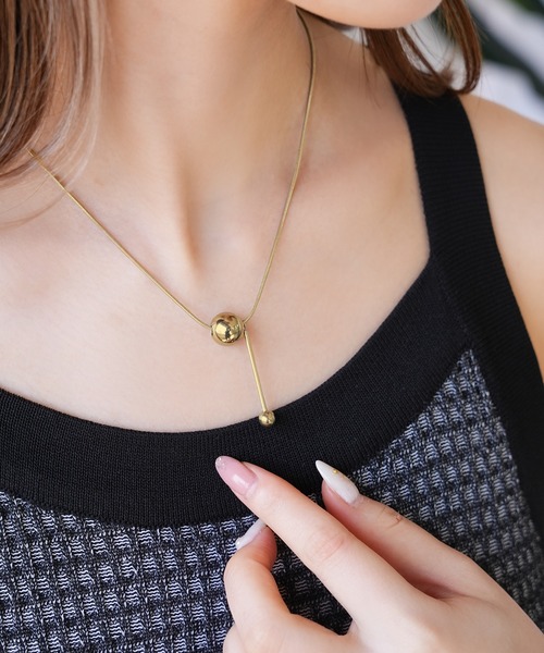 IAMUSE(アイアミューズ)の「金属アレルギー対応 スネークチェーンボールトップネックレス S0741【IAMUSE】(ネックレス・レディース・シルバー/ゴールド・FREE)」の18枚目の写真