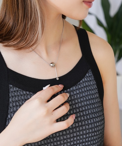 IAMUSE(アイアミューズ)の「金属アレルギー対応 スネークチェーンボールトップネックレス S0741【IAMUSE】(ネックレス・レディース・シルバー/ゴールド・FREE)」の21枚目の写真