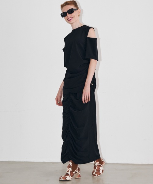 Solace（ソレイス）の「センターシャーリングスカート（スカート・レディース・ブラック/ピンク・MEDIUM/LARGE）」の3枚目の写真