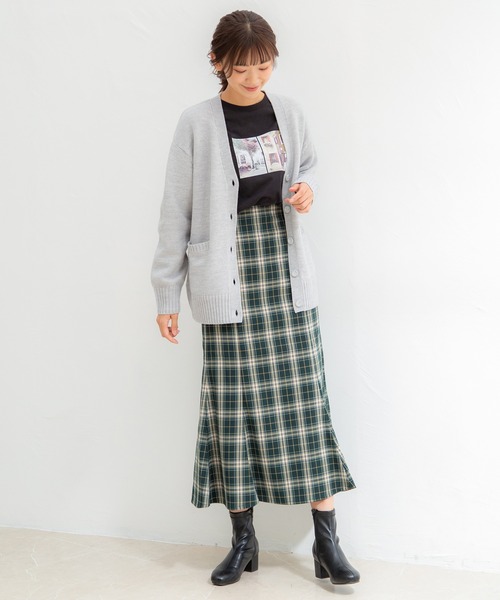 Honeys(ハニーズ)の「Vネックカーデ(カーディガン/ボレロ・レディース・ブラック/ダークグリーン/ブラウン/杢グレー/ベージュ系その他/ダークブルー/グリーン・LL/S/M/L)」の17枚目の写真