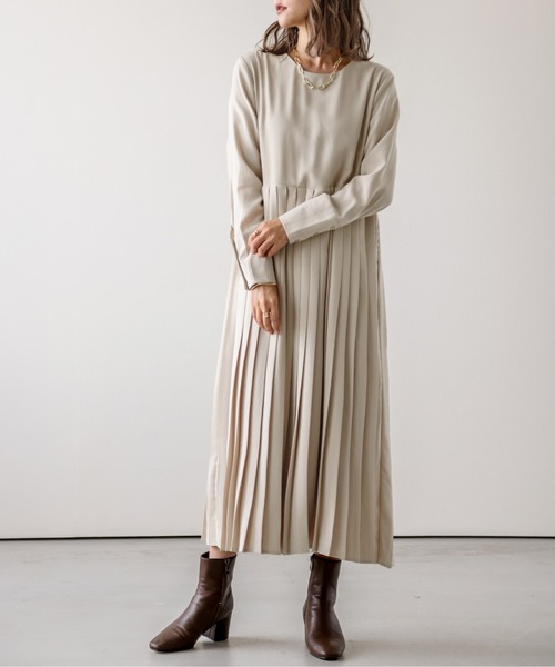 AMELY(エミリー)の「プリーツカラーワンピース(ワンピース・レディース・テラコッタ/グリーン/ベージュ/ブラック/ベージュ系その他/ライトグレー/ピンク/ネイビー・M/L)」の3枚目の写真