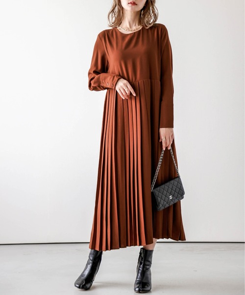 AMELY(エミリー)の「プリーツカラーワンピース(ワンピース・レディース・テラコッタ/グリーン/ベージュ/ブラック/ベージュ系その他/ライトグレー/ピンク/ネイビー・M/L)」の4枚目の写真