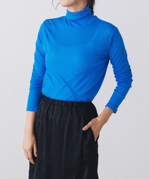 hunch(ハンチ)の「シアーカットリブゆるタートルカットソー (Tシャツ/カットソー・レディース・ブルー/レッド/ブラック/グレー/オフホワイト・FREE)」の4枚目の写真