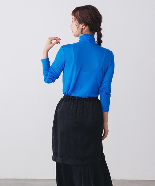 hunch(ハンチ)の「シアーカットリブゆるタートルカットソー (Tシャツ/カットソー・レディース・ブルー/レッド/ブラック/グレー/オフホワイト・FREE)」の13枚目の写真