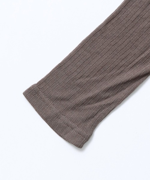 hunch(ハンチ)の「シアーカットリブゆるタートルカットソー (Tシャツ/カットソー・レディース・ブルー/レッド/ブラック/グレー/オフホワイト・FREE)」の21枚目の写真