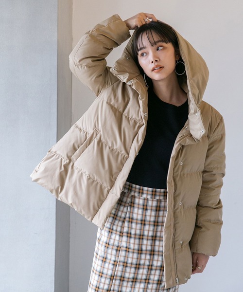 NANO universe(ナノユニバース)の「LB.04/ボリュームミドルダウン(ダウンジャケット/コート・レディース・ブラック/ベージュ・FREE)」の7枚目の写真