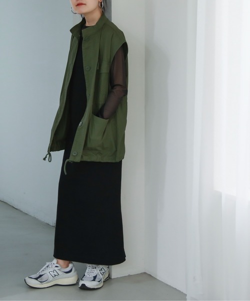 feepur（フェピュール）の「スタンドカラーミリタリーベスト（ベスト・レディース・ブラック/カーキ・MEDIUM）」の4枚目の写真