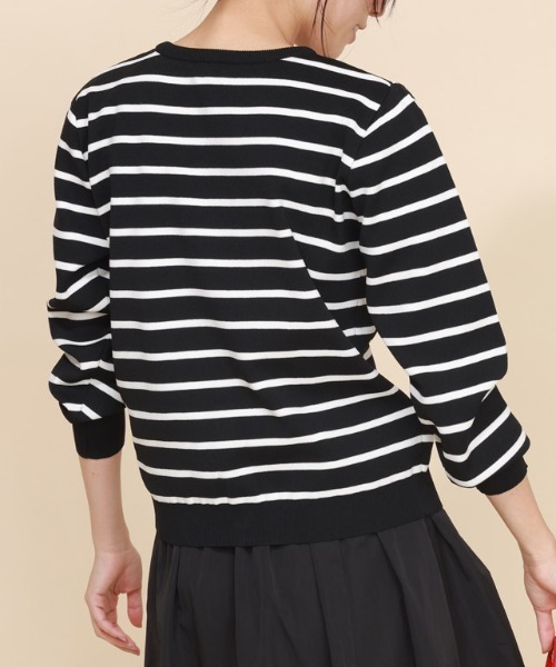 Pierrot（ピエロ）の「スポンジニットゴールドボタンカーディガン（カーディガン/ボレロ・レディース・レッド/ブラック×ホワイト/ホワイト×ブラック/ブラック/ネイビー/オフホワイト・M/L）」の17枚目の写真