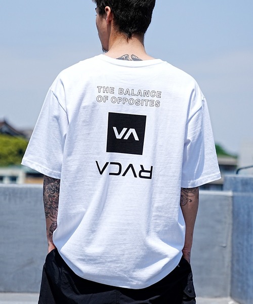 RVCA（ルーカ）の「【ムラサキスポーツ別注】RVCA/ルーカ バックプリントTシャツ クルーネックT/ルーズシルエット ワンポイント BD041-P23（Tシャツ/カットソー・メンズ・ホワイト/ブラック/グレイッシュベージュ・M/L/XL）」の2枚目の写真