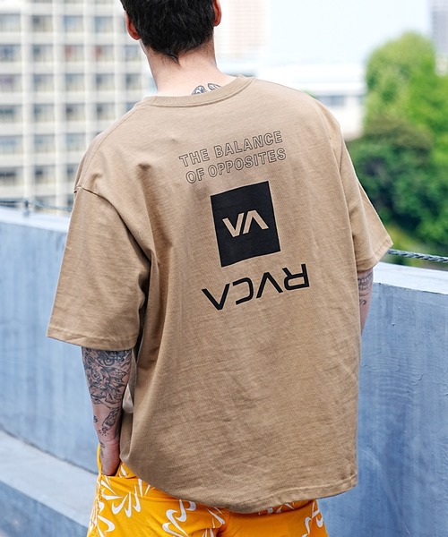 RVCA（ルーカ）の「【ムラサキスポーツ別注】RVCA/ルーカ バックプリントTシャツ クルーネックT/ルーズシルエット ワンポイント BD041-P23（Tシャツ/カットソー・メンズ・ホワイト/ブラック/グレイッシュベージュ・M/L/XL）」の3枚目の写真