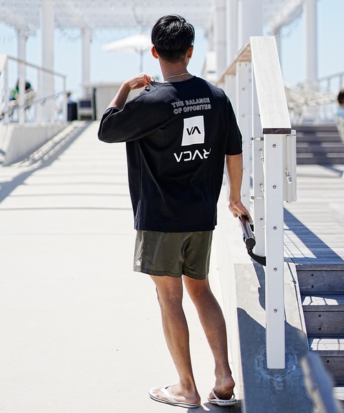 RVCA（ルーカ）の「【ムラサキスポーツ別注】RVCA/ルーカ バックプリントTシャツ クルーネックT/ルーズシルエット ワンポイント BD041-P23（Tシャツ/カットソー・メンズ・ホワイト/ブラック/グレイッシュベージュ・M/L/XL）」の16枚目の写真