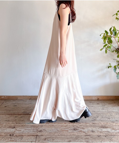 Mysa&Liina（ミーサリーナ）の「バックリボンマーメイドキャミワンピース（ワンピース・レディース・アイボリー/ブラック・M/L）」の8枚目の写真