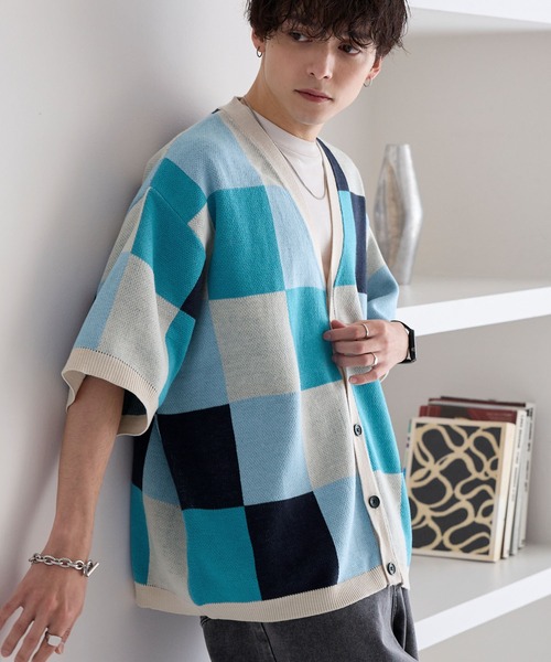 MONO-MART（モノマート）の「ボリュームニットルーズ半袖カーディガン（カーディガン/ボレロ・メンズ・チャコール/ベージュ/ネイビー/ブラック系1/ホワイト系2/ライトブルー/ブラック/オリーブ/アイボリー/ブラック系2/ブラック系3/ライトグレー/ライトブラウン/ブルー/ホワイト系3/ホワイト系4/ブラック系4/グレー系・M/L/S）」の5枚目の写真