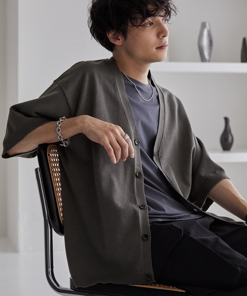 MONO-MART（モノマート）の「ボリュームニットルーズ半袖カーディガン（カーディガン/ボレロ・メンズ・チャコール/ベージュ/ネイビー/ブラック系1/ホワイト系2/ライトブルー/ブラック/オリーブ/アイボリー/ブラック系2/ブラック系3/ライトグレー/ライトブラウン/ブルー/ホワイト系3/ホワイト系4/ブラック系4/グレー系・M/L/S）」の11枚目の写真