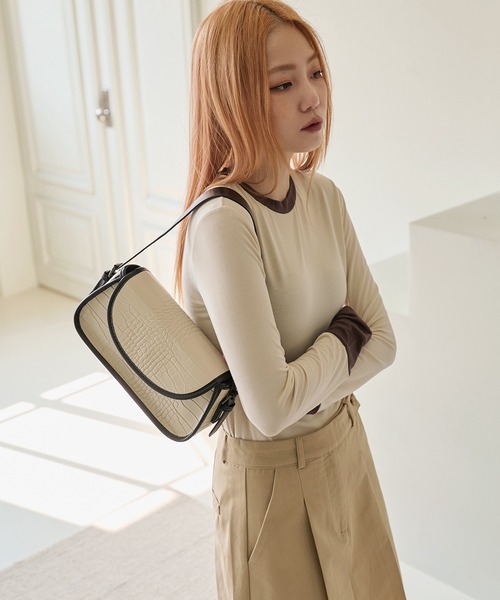 UNE MANSION(ユヌマンション)の「クロコ2WAYバッグ(IVORY)(ハンドバッグ・レディース・アイボリー・ONE SIZE)」の11枚目の写真