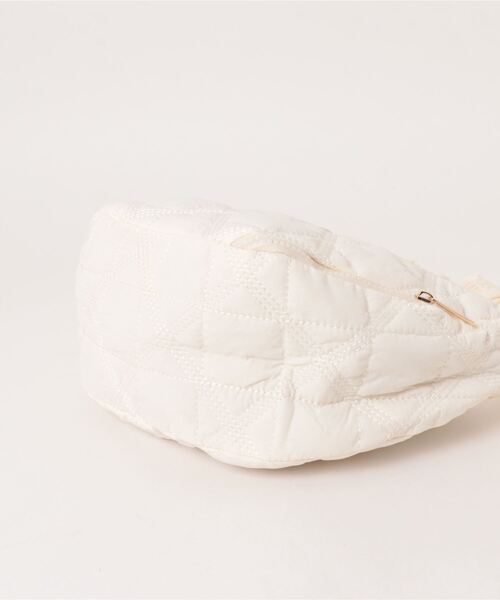 flower（フラワー）の「キルティングギャザーバッグ（ショルダーバッグ・レディース・アイボリー・FREE）」の15枚目の写真