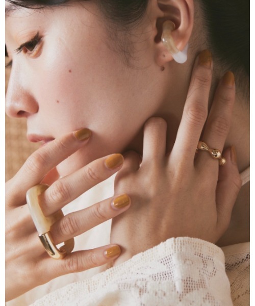 moi tytto(モイテュット)の「ニュアンスカラーフィンガーリング/フラワーリング/ポイントイヤカフ3set(リング・レディース・ナチュラル・FREE)」の1枚目の写真