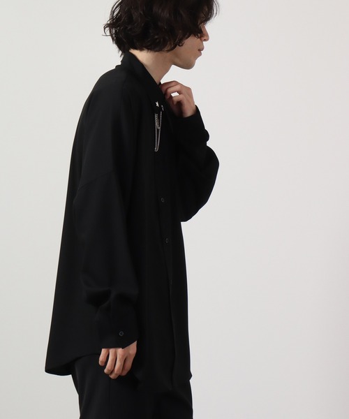 Wide long sleeve dress shirt with chain / チェーン付き ワイド長袖シャツ（シャツ/ブラウス）｜REGIEVO（レジエボ）