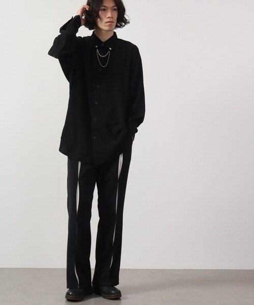 Wide long sleeve dress shirt with chain / チェーン付き ワイド長袖シャツ（シャツ/ブラウス）｜REGIEVO（レジエボ）