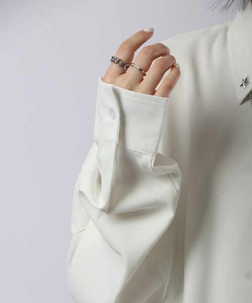 Wide long sleeve dress shirt with chain / チェーン付き ワイド長袖シャツ（シャツ/ブラウス）｜REGIEVO（レジエボ）