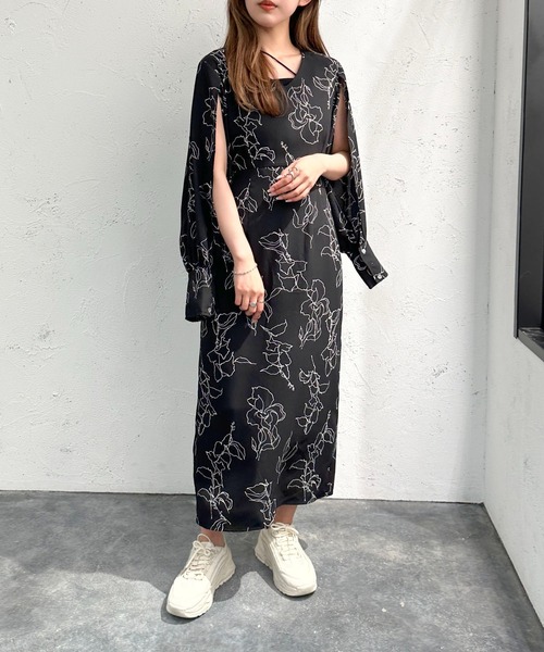 apres jour mignon(アプレジュールミニョン)の「袖スリットワンピース【ZOZOTOWN限定アイテム】(ワンピース・レディース・ブラック/ブラック系その他・X-LARGE/MEDIUM/SMALL)」の22枚目の写真