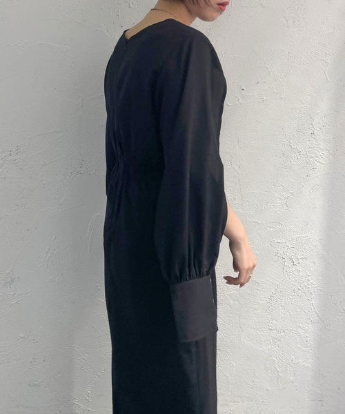 apres jour mignon(アプレジュールミニョン)の「袖スリットワンピース【ZOZOTOWN限定アイテム】(ワンピース・レディース・ブラック/ブラック系その他・X-LARGE/MEDIUM/SMALL)」の7枚目の写真