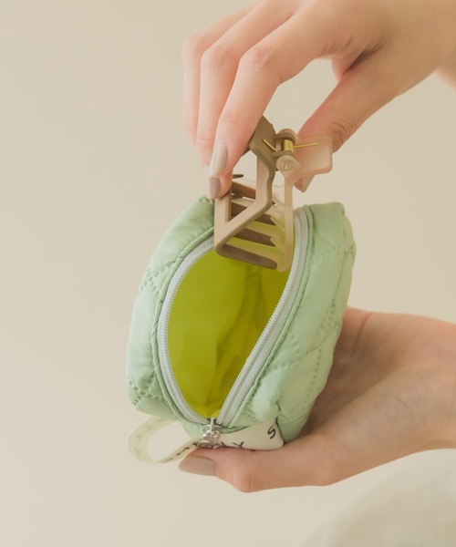 SMELLY（スメリー）の「キルティングミニスクエアポーチ（ポーチ・レディース・ブラック/グレー/ミント・-）」の6枚目の写真