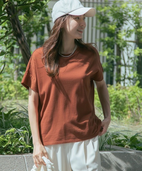 Elura（エルーラ）の「ひやっとタッチドルマンT（Tシャツ/カットソー・レディース・イエロー/ブラウン/ホワイト/ブラック/ピンクベージュ/グレー・LARGE/MEDIUM/SMALL）」の4枚目の写真