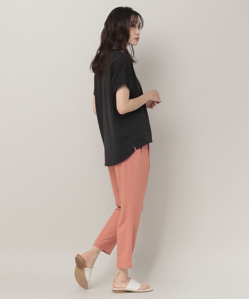 Elura（エルーラ）の「ひやっとタッチドルマンT（Tシャツ/カットソー・レディース・イエロー/ブラウン/ホワイト/ブラック/ピンクベージュ/グレー・LARGE/MEDIUM/SMALL）」の10枚目の写真