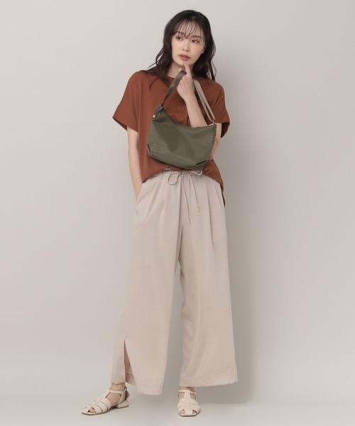 Elura（エルーラ）の「ひやっとタッチドルマンT（Tシャツ/カットソー・レディース・イエロー/ブラウン/ホワイト/ブラック/ピンクベージュ/グレー・LARGE/MEDIUM/SMALL）」の17枚目の写真