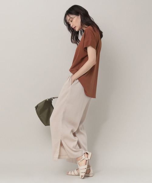 Elura（エルーラ）の「ひやっとタッチドルマンT（Tシャツ/カットソー・レディース・イエロー/ブラウン/ホワイト/ブラック/ピンクベージュ/グレー・LARGE/MEDIUM/SMALL）」の18枚目の写真