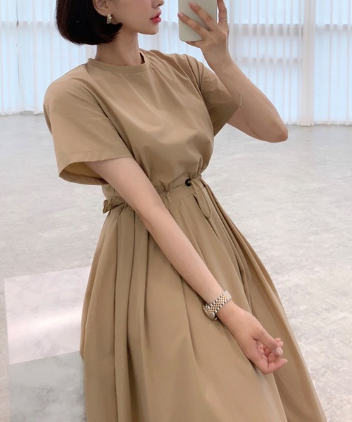 VitaFelice(ヴィータフェリーチェ)の「ウエスト プリーツ ロング ワンピース(ワンピース・レディース・グレー/ブラック/キャメル・FREE)」の11枚目の写真