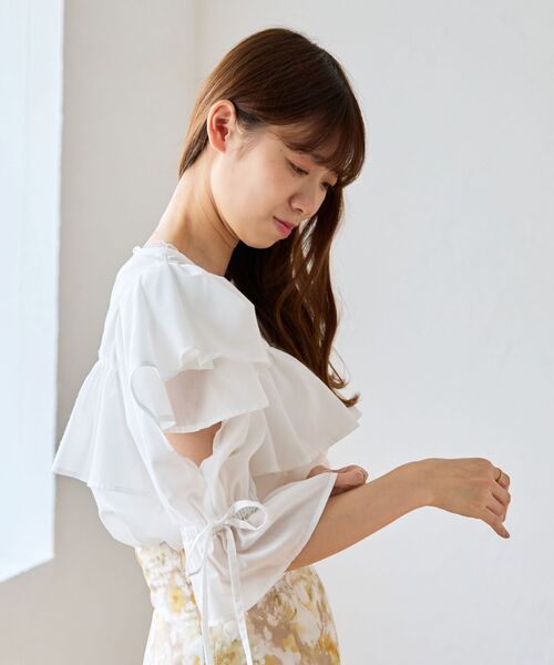 MAJESTIC LEGON(マジェスティックレゴン)の「キャンディスリーブフリルブラウス(シャツ/ブラウス・レディース・アイボリー/ブルー系その他2/グリーン・MEDIUM)」の12枚目の写真
