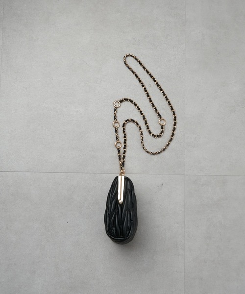 Chico(チコ)の「【新色追加】がま口キルティングバッグ(ショルダーバッグ・レディース・ブラック/アイボリー/グレイッシュベージュ/ピンク/シルバー・FREE)」の9枚目の写真