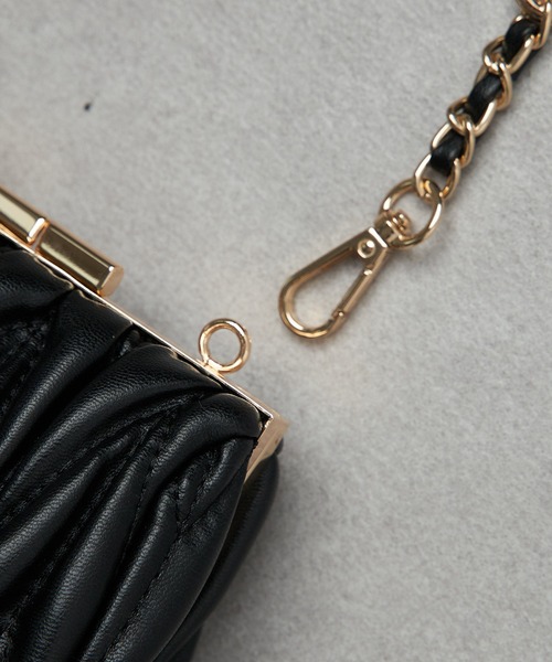 Chico(チコ)の「【新色追加】がま口キルティングバッグ(ショルダーバッグ・レディース・ブラック/アイボリー/グレイッシュベージュ/ピンク/シルバー・FREE)」の19枚目の写真