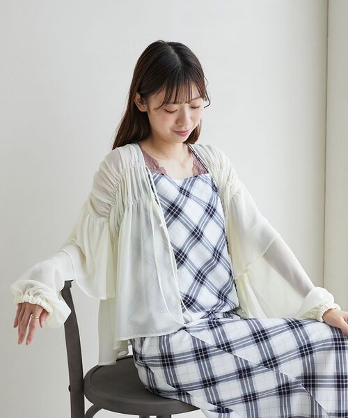 MAJESTIC LEGON(マジェスティックレゴン)の「ボリュームギャザーブラウス(シャツ/ブラウス・レディース・ライトグレー/ピンク/アイボリー・MEDIUM)」の2枚目の写真