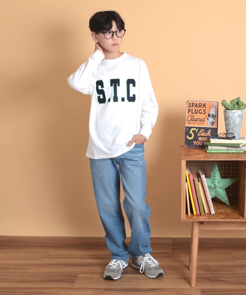 GLAZOS（グラソス）の「フロントグラフィックアップリケ刺繍長袖Tシャツ（Tシャツ/カットソー・キッズ・ホワイト/ベージュ/ネイビー・140cm/150cm/160cm/170cm/130cm）」の4枚目の写真