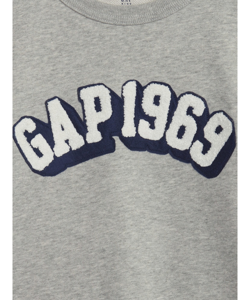GAP（ギャップ）の「Gapロゴ グラフィック スウェット・トレーナー (キッズ)（スウェット・キッズ・グレー/ネイビー/ライトブルー/レッド/ブルー/ベージュ・120cm/130cm/140cm/150cm/160cm）」の16枚目の写真