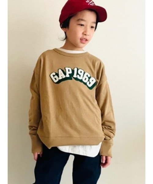 GAP（ギャップ）の「Gapロゴ グラフィック スウェット・トレーナー (キッズ)（スウェット・キッズ・グレー/ネイビー/ライトブルー/レッド/ブルー/ベージュ・120cm/130cm/140cm/150cm/160cm）」の3枚目の写真