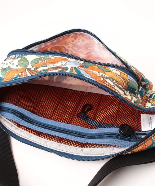 CHUMS(チャムス)の「【CHUMS/チャムス】 Recycle Small Oval Waist Pack(ショルダーバッグ・レディース・ブラック/ブラウン/その他2/その他3/その他1/ネイビー/グレイッシュベージュ/レッド/その他7/その他4/その他6/その他5/ブルー・FREE)」の18枚目の写真