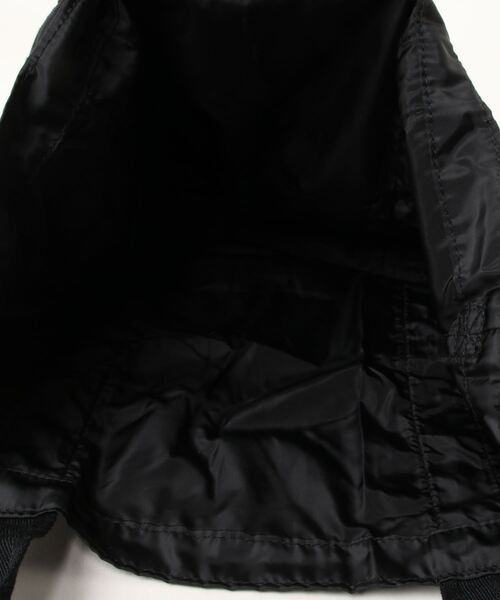 KAKSI（カクシ）の「KAKSI /カクシ / Packable Shoulder Bag M（ショルダーバッグ・レディース・ブラック/ベージュ/グレー/ピンク/カーキ・ONESIZE）」の12枚目の写真