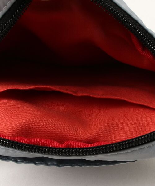 KAKSI（カクシ）の「KAKSI /カクシ / Packable Shoulder Bag M（ショルダーバッグ・レディース・ブラック/ベージュ/グレー/ピンク/カーキ・ONESIZE）」の13枚目の写真