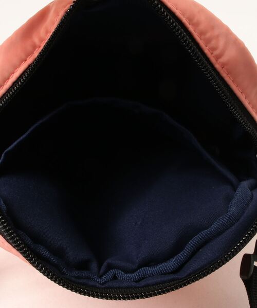 KAKSI（カクシ）の「KAKSI /カクシ / Packable Shoulder Bag M（ショルダーバッグ・レディース・ブラック/ベージュ/グレー/ピンク/カーキ・ONESIZE）」の14枚目の写真