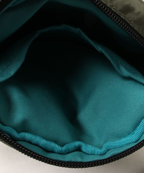 KAKSI（カクシ）の「KAKSI /カクシ / Packable Shoulder Bag M（ショルダーバッグ・レディース・ブラック/ベージュ/グレー/ピンク/カーキ・ONESIZE）」の15枚目の写真