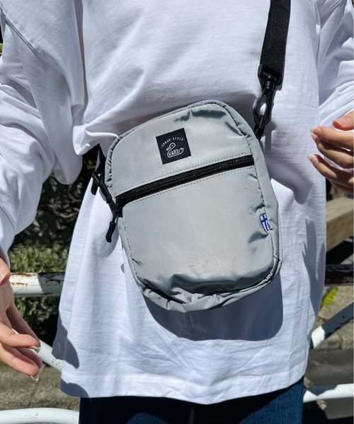 KAKSI（カクシ）の「KAKSI /カクシ / Packable Shoulder Bag M（ショルダーバッグ・レディース・ブラック/ベージュ/グレー/ピンク/カーキ・ONESIZE）」の4枚目の写真