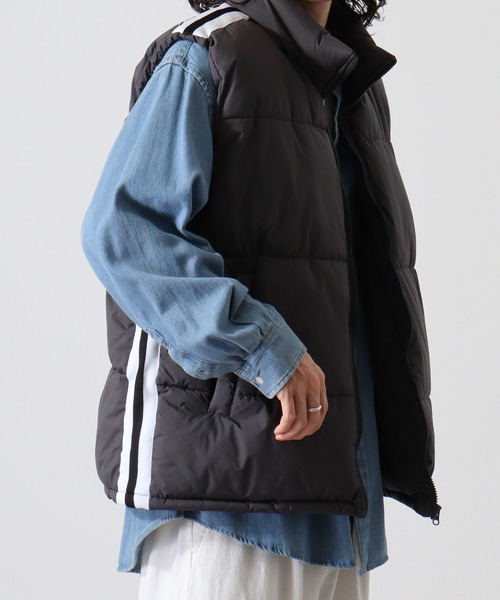 SUGGESTION(サジェッション)の「SUGGESTION 中綿スタンドベスト(ダウンベスト・メンズ・ブラック/ブラック系その他/ホワイト系その他/チャコール/ホワイト・M/L)」の2枚目の写真