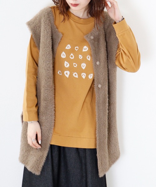 Emago(イマゴ)の「EMAGO 葉っぱロゴ刺繍チュニック(Tシャツ/カットソー・レディース・ベージュ/マスタード/ネイビー・FREE)」の11枚目の写真